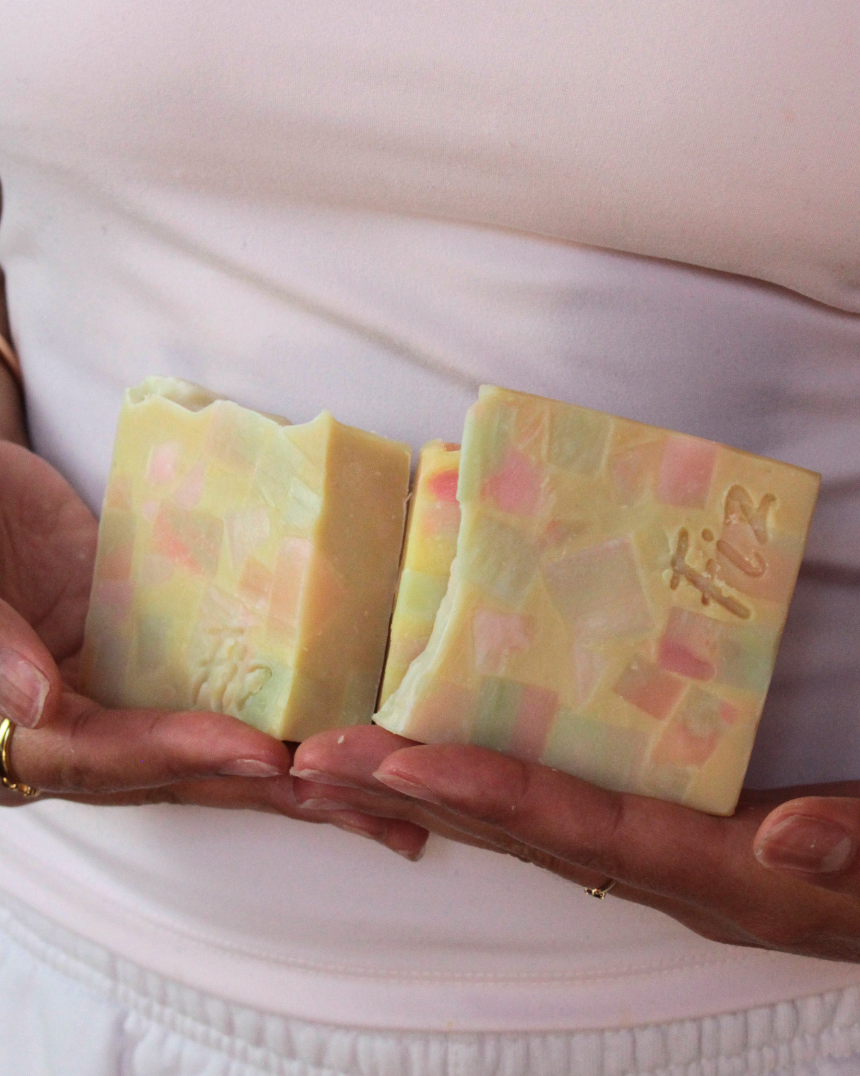 Flowerful - Wildflower Honey Bar for Hands & Body